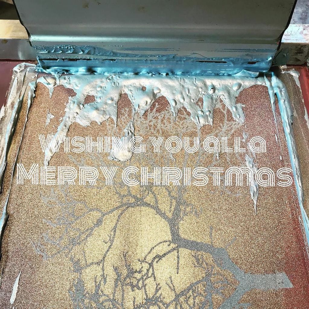 EmmaNissim's tweet photo. Wishing you all a very Merry Christmas🎄🎁😘
·
·
·
#merrychristmas #everypartoftheprocess
#makeadifference #love #ethical #yoga #activewear #ethicalfashion #slowfashion #friendlyfashion #ecofriendly #clothingartist #yogalife #clothingwithlove #climat… https://t.co/V2vzswd0D5 https://t.co/NIabUvrUCX