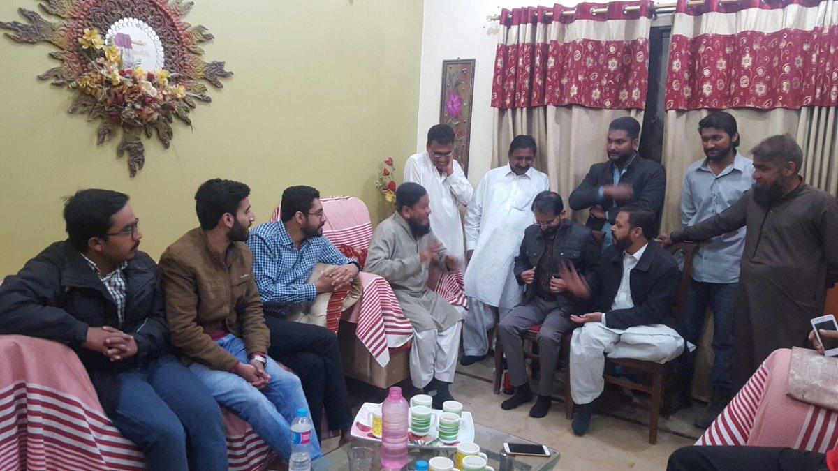 ahmadhussainpk's tweet photo. Vice president Sindh south region @syed_emaduddin & General secretary #DistEast @AzfarAli78 meeting with Shah Faisal town public PS120 and having a talk about the 7th Jan jalsa in #DistCentral Liaquatabad fly over #apml #pakistan #pervezmusharraf https://t.co/NpdRe2G0UN