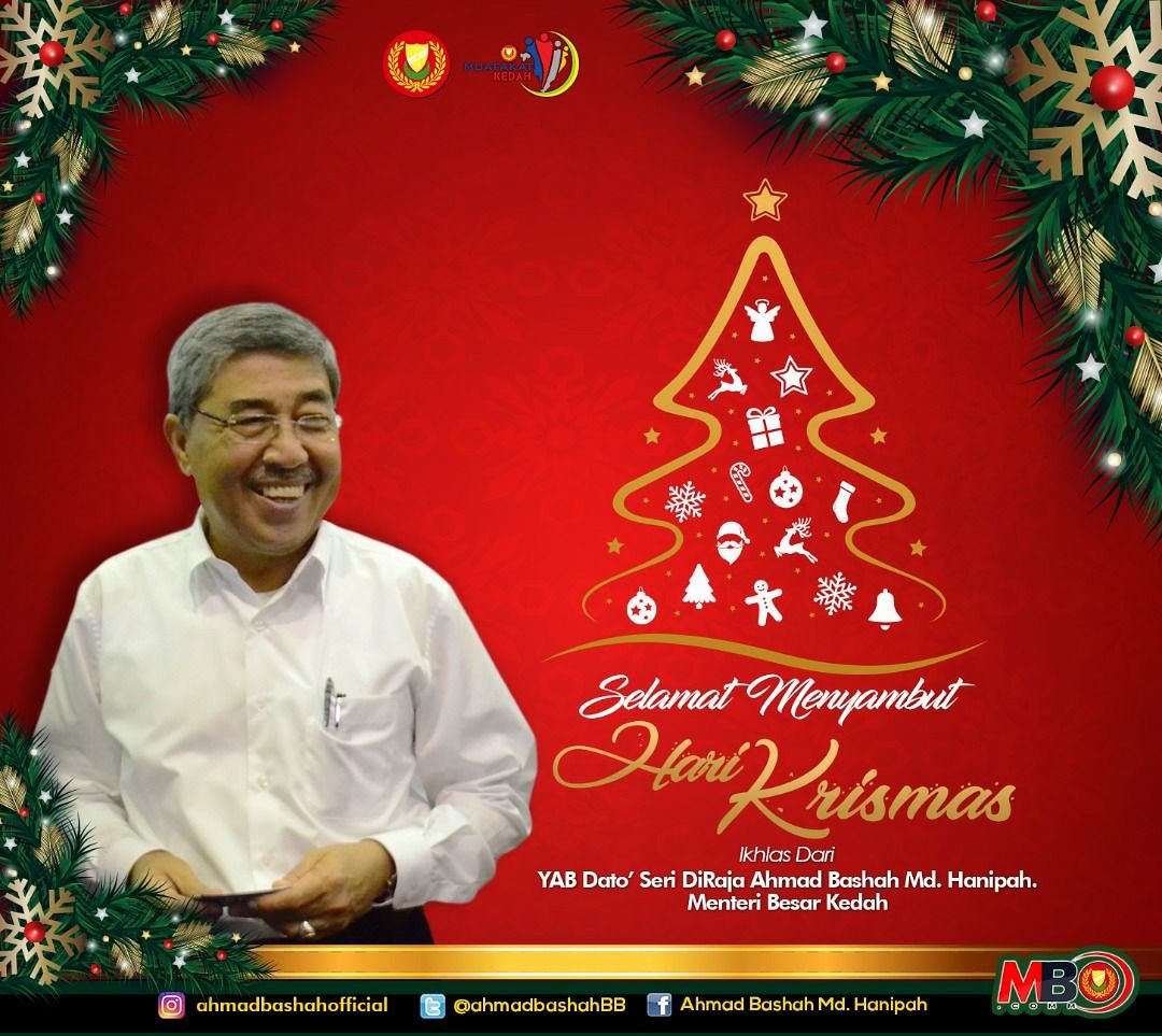 AzizanAzizJOhn's tweet photo. Selamat Hari Krismas ikhlas dari @ahmadbashahFC  @NajibRazak @Zahid_Hamidi @Khairykj @sy_johan @syhafiz39 @shaifulhazizy https://t.co/mlM2zP6aOm
