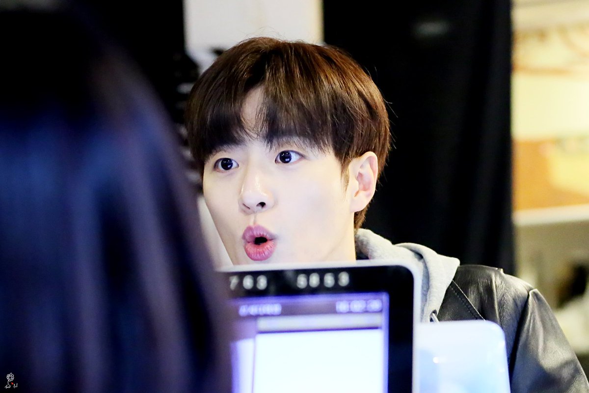JustFeeldog's tweet photo. 171224 카페이벤트
애기오빠 갭차이💕💕💕 @feeldog_bpnn 

#빅스타 #필독 #오광석 #feeldog #더유닛 https://t.co/OBzCmR0Uph