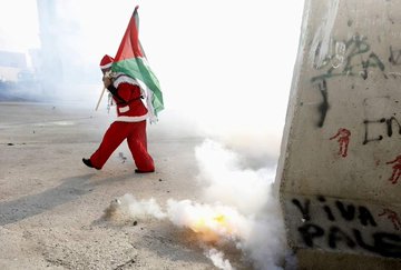 Betelgeuse100's tweet photo. @EmpressDZPS @Bayon_1310 @alquds_to_me @santafeez @ExpertZionist @thia_bfagih @cyanbutterfly @cleosagas1 @SJRTooting @PatriotNation47 @latinopalestino @Laizesfaire @ben_arfa7 @AlgerianPalest @AnwarPrinceP @ghalianno @gallinini1 @RebelPioneers @costpap63 @crhiheliolo Replying to @EmpressDZPS, @Bayon_1310, and 18 others
😍😍😍🇵🇸✝️☪️❤️😘😘
#WeLoveSanta
#SantaForever 🇵🇸🇵🇸🇵🇸
#Christmas https://t.co/fmNOPPSgye
