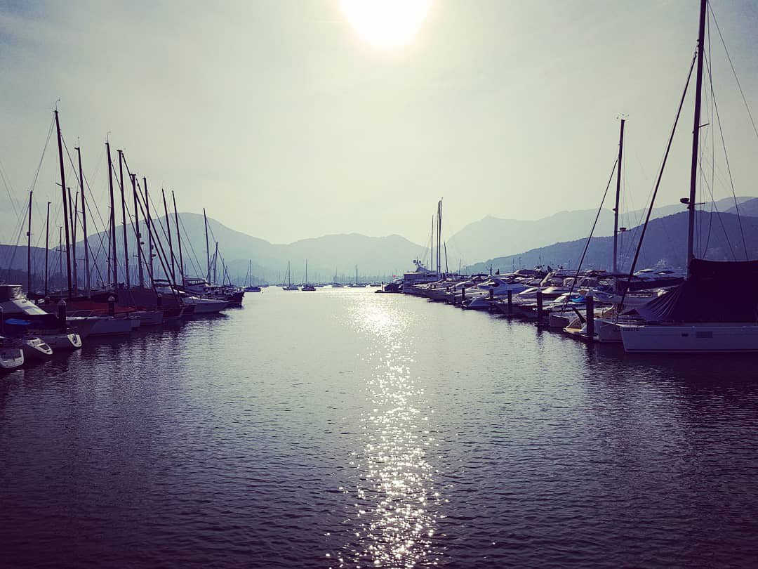 KHSSixth's tweet photo. A very Merry Christmas from the Head of Sixth Form @KHSSixth
Very happy here in Hong Kong!! β An amazing city full of history, hiking, Buddhas & skyscrapers!! Highly recommended to all. #travels #MerryChristmasEveryone #headofsixthform https://t.co/AU3TSwWme6