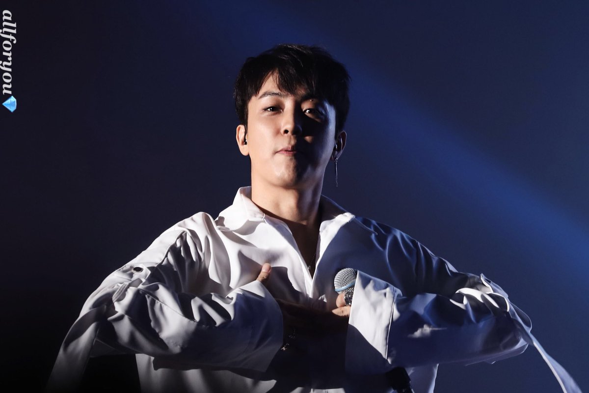 1KN_G1's tweet photo. 171224 20TH ANNIVERSARY CONCERT 고양 

심멎💛

#은지원 #EUNJIWON #젝스키스 #SECHSKIES https://t.co/mkU0hur9NA
