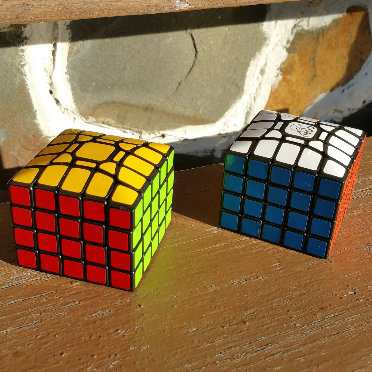 XR_Mods's tweet photo. Tal como prometí voy a sortear un 5x5x4i como los de las fotos. Para participar en Twitter:
- Seguirme
- Hacer RT a este tweet 
- Responder a este tweet con vuestra mejor anecdota cubera.
Mas opciones de participación en instagram.
Finaliza el 30/12/17 a las 12am (hora española) https://t.co/0qYjQC6r4m