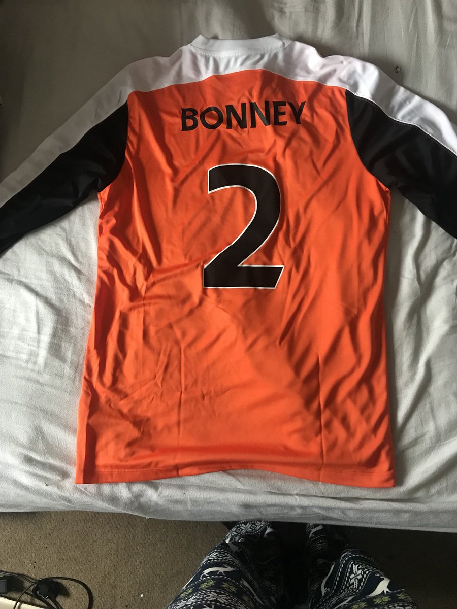 will_bonney's tweet photo. The girlfriend did well! Apparently even ordered after the deadline before Christmas #secondfavouriteteam @smivadee @PalmersFC but can you guess the first https://t.co/E6GSYqmYp7