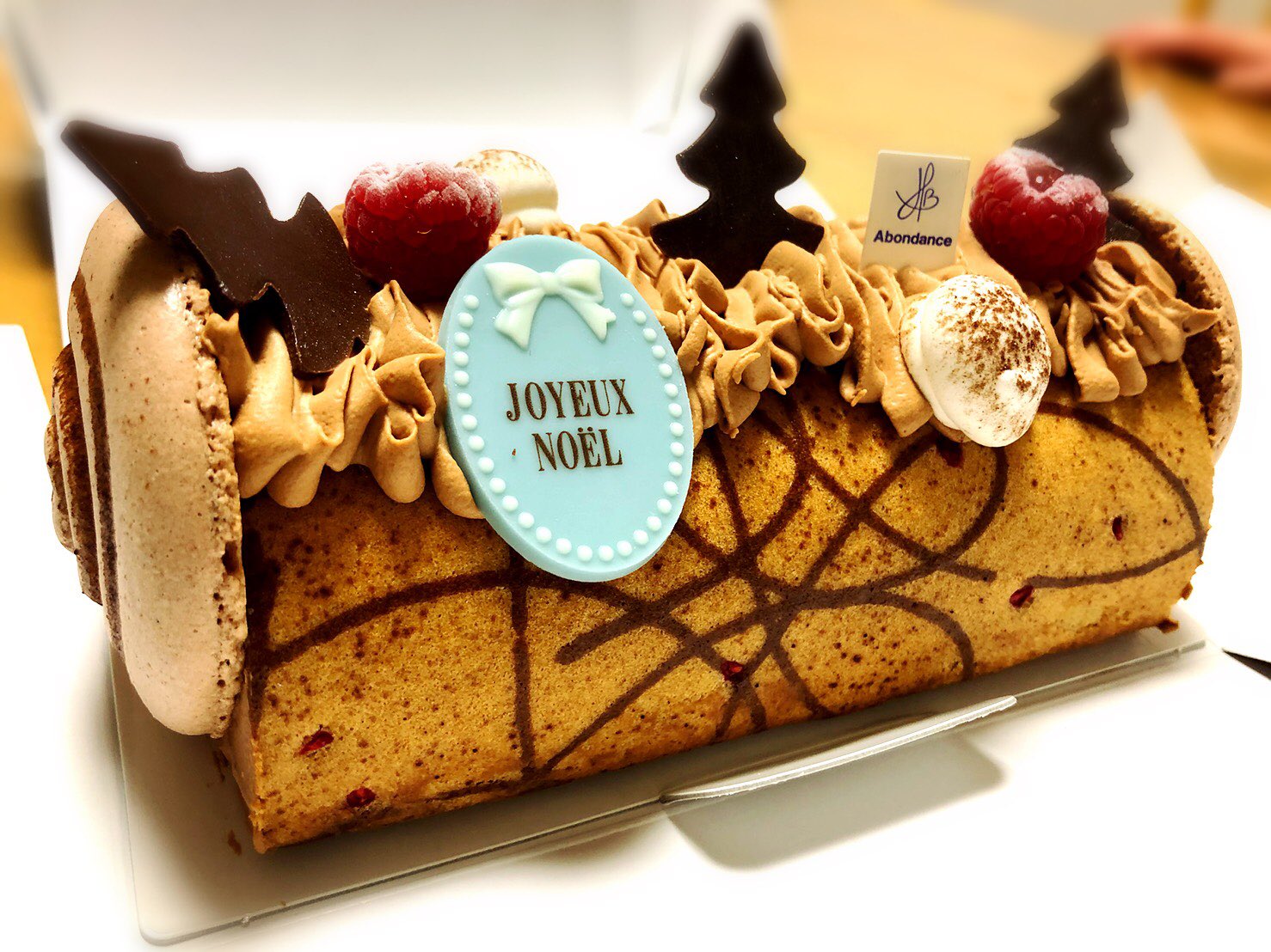 あつみ 今年は例年より奮発してアボンドンスのチョコです とても おいしかった 語彙力不足 T Co Dftab9yaqb Twitter あつみ 今年は例年より奮発してアボンドンスのチョコです とても おいしかった 語彙力不足 T Co Dftab9yaqb Twitter