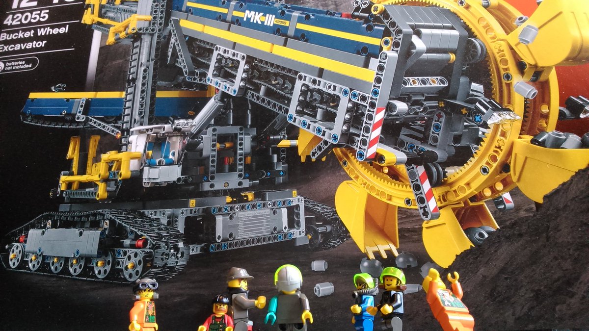 ChiefRaider's tweet photo. I've just opened up my Christmas present from the crew. This is better than a crate full of energy crystals! This Bucket Wheel Excavator is sure to increase the mining operation ten fold! https://t.co/wvj3ZwD3Bd