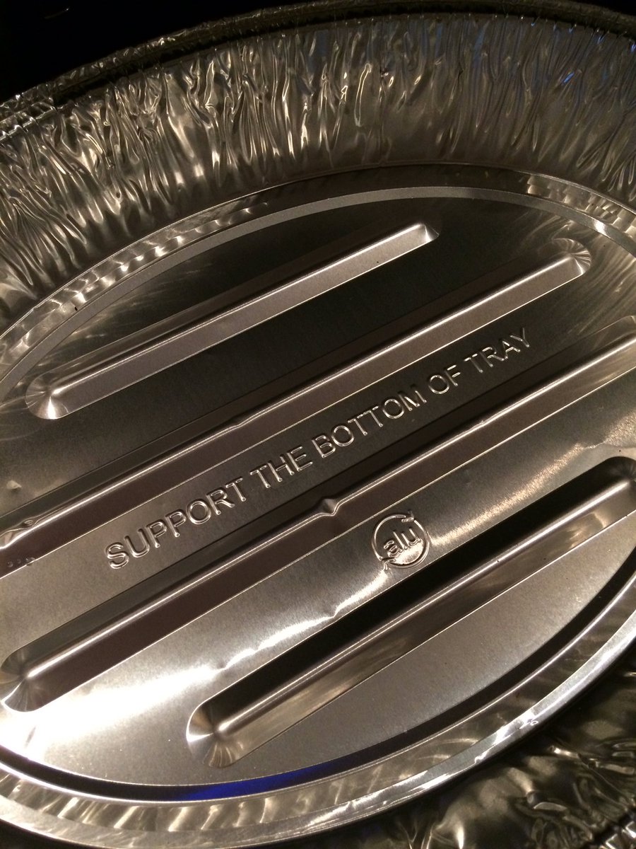 fenifur's tweet photo. Come on bottom of the tray, you can do it, you can hold the goose! #supportthebottom https://t.co/nHCdICvCON
