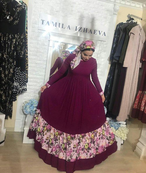 ephiiark1's tweet photo. #turkishgirl #chechenka #flowersdress #hijab #stylish #shopping #dress 
💜👌 https://t.co/p4q8gZ15tj