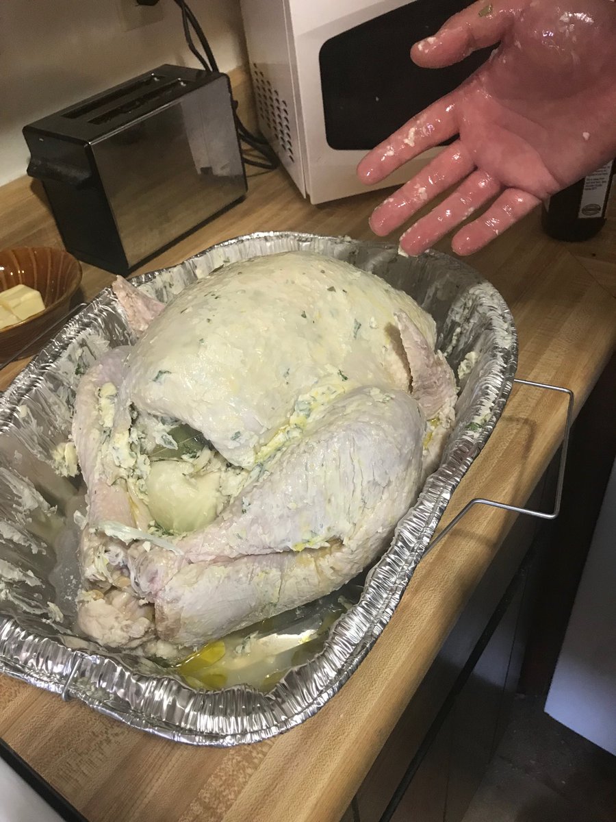 stephierose42's tweet photo. @GordonRamsay Merry Christmas! We’re trying your turkey this year! https://t.co/mOdZSgtzYG
