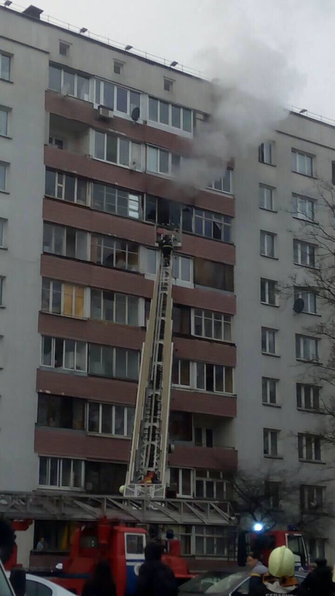 Пожар в квартире столичной многоэтажки на проспекте Пушкина. Трое пострадавших, 9 эвакуированных. Подробности: mchs.gov.by/rus/main/minis…