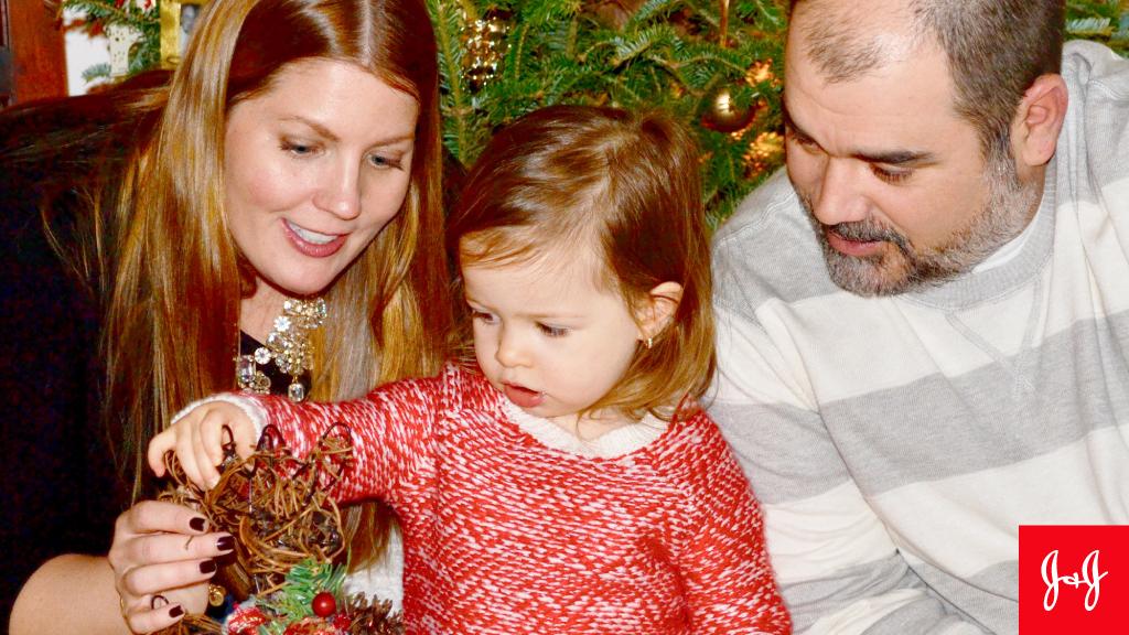 NicolaiMuench's tweet photo. Re: JNJNews Benefits that help employees pursue dreams of becoming parents—&amp; allow them quality time as a new family? ✅. This #JNJ mom shares her #Christmas miracle: the #adoption of her daughter:  https://t.co/OfCjE59vKT https://t.co/r5DiYVCgIT