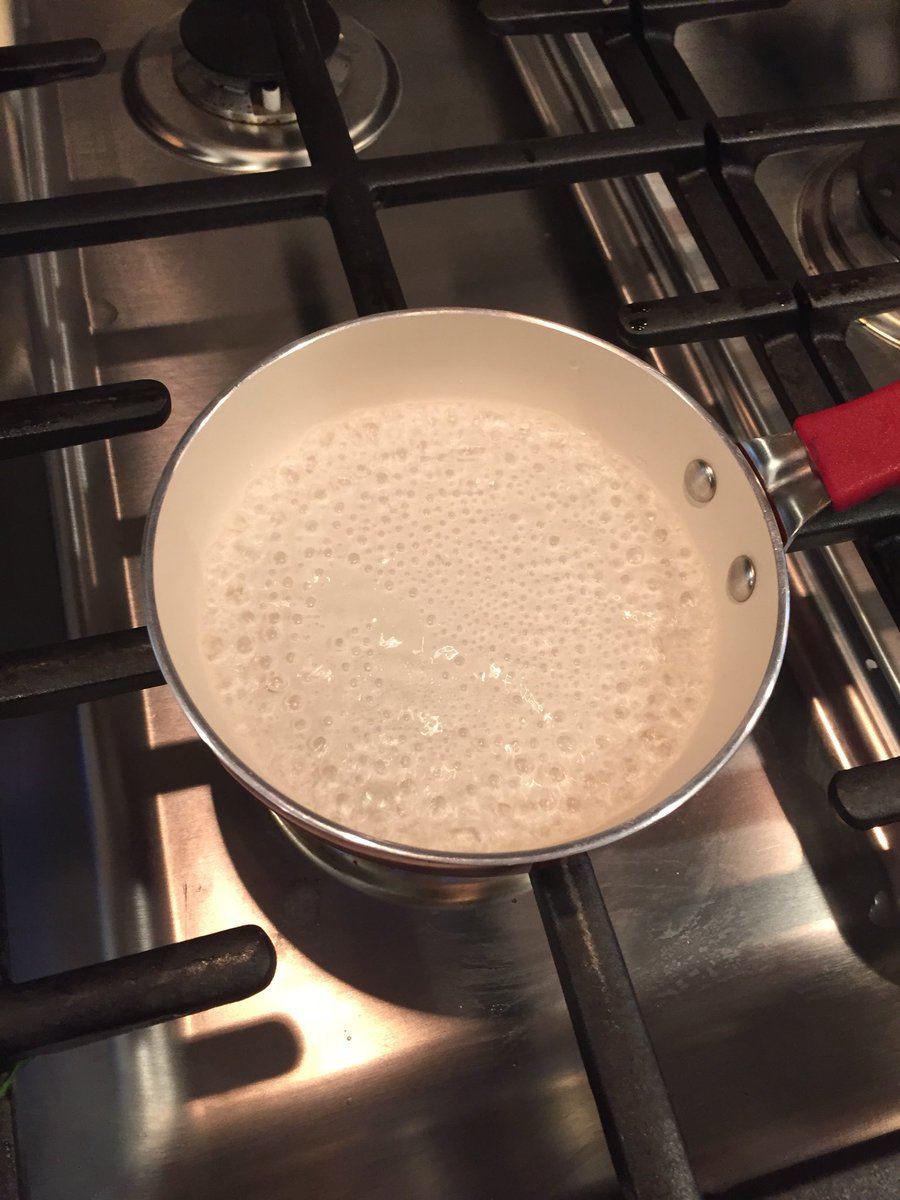 apwiita's tweet photo. At home w kids for Xmas? Try this expt my son and I stumbled on. Bring small pan of water to boil. Throw in ice cube. Watch as it “erases” bubbles as it moves around pan. Cool way to teach 3 phases of matter, kinetic energy, and temperature gradients. #xmasscience #nerddad https://t.co/5Fych5MMnc