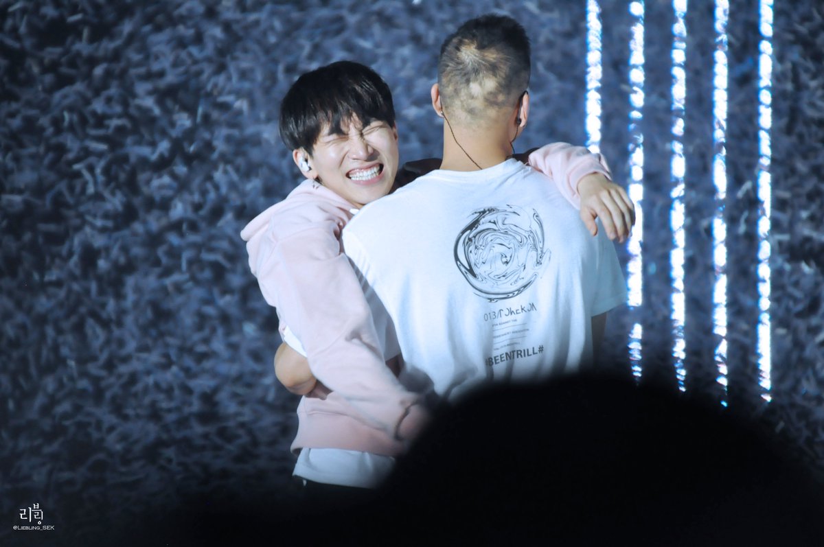Liebling_SEK's tweet photo. 171224 BTOB TIME 우리들의 콘서트
#비투비 #서은광 #프니엘 
@BTOB_SEKwang @PenielShin 

은광이 표정으로 다 알 수 있을 것 같아
어제보다 오늘 더 많이 사랑해 https://t.co/RD6YkjOok0