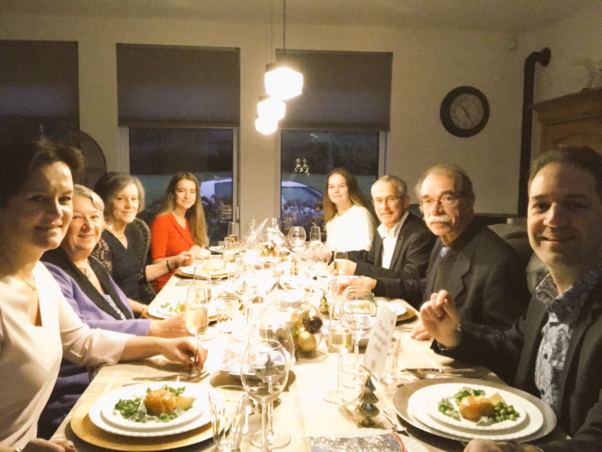 Lucas_Baggerman's tweet photo. Here we go! #kerstdinner Huize Baggerman #kerst2017 https://t.co/OZBGfrvGlo