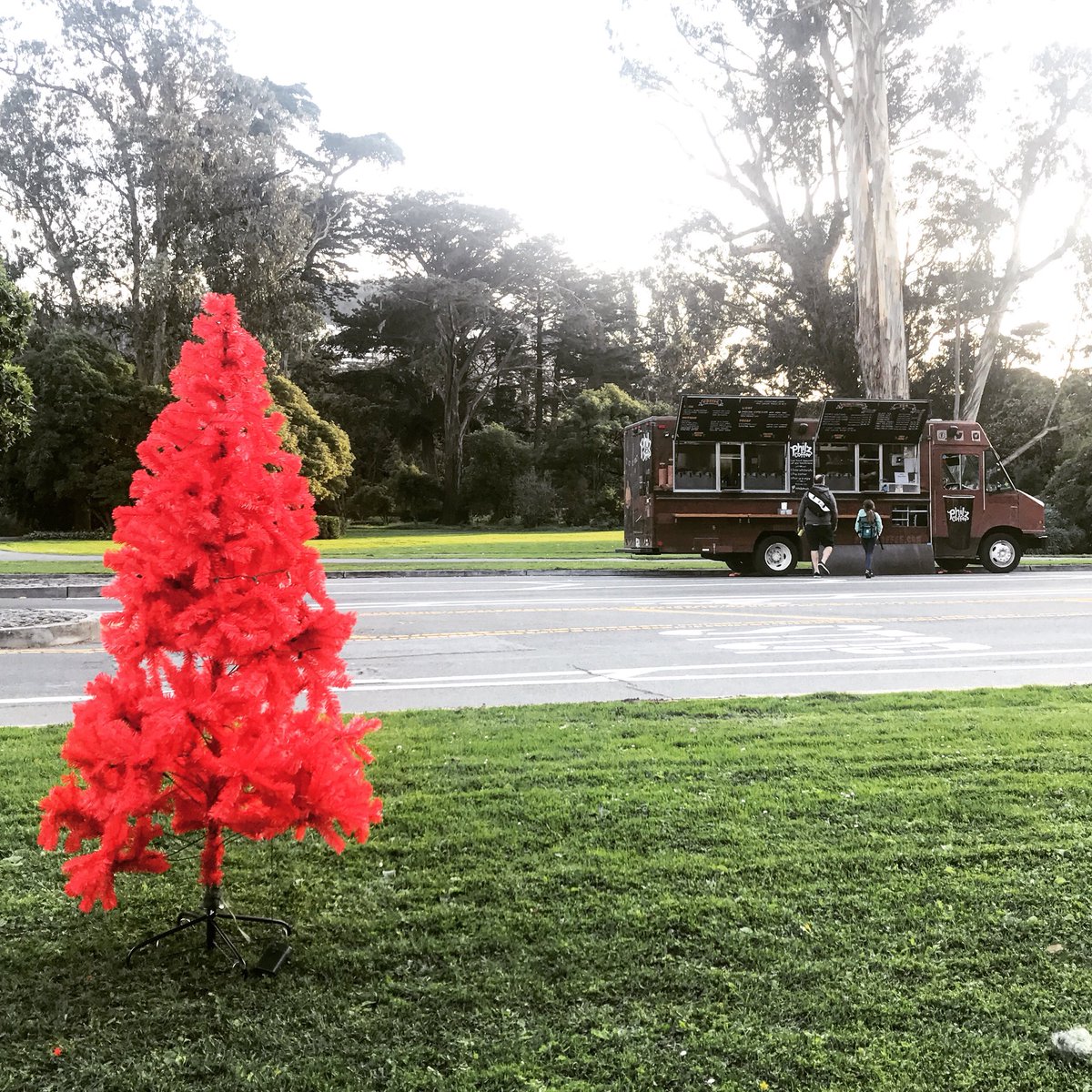 Merry Xmas &amp; Happy Holidays from #philztruck pham🎈🙋🏽‍♂️🎄we will be closed Dec 25-29 for holidays &amp; maintenance... @philzcoffee