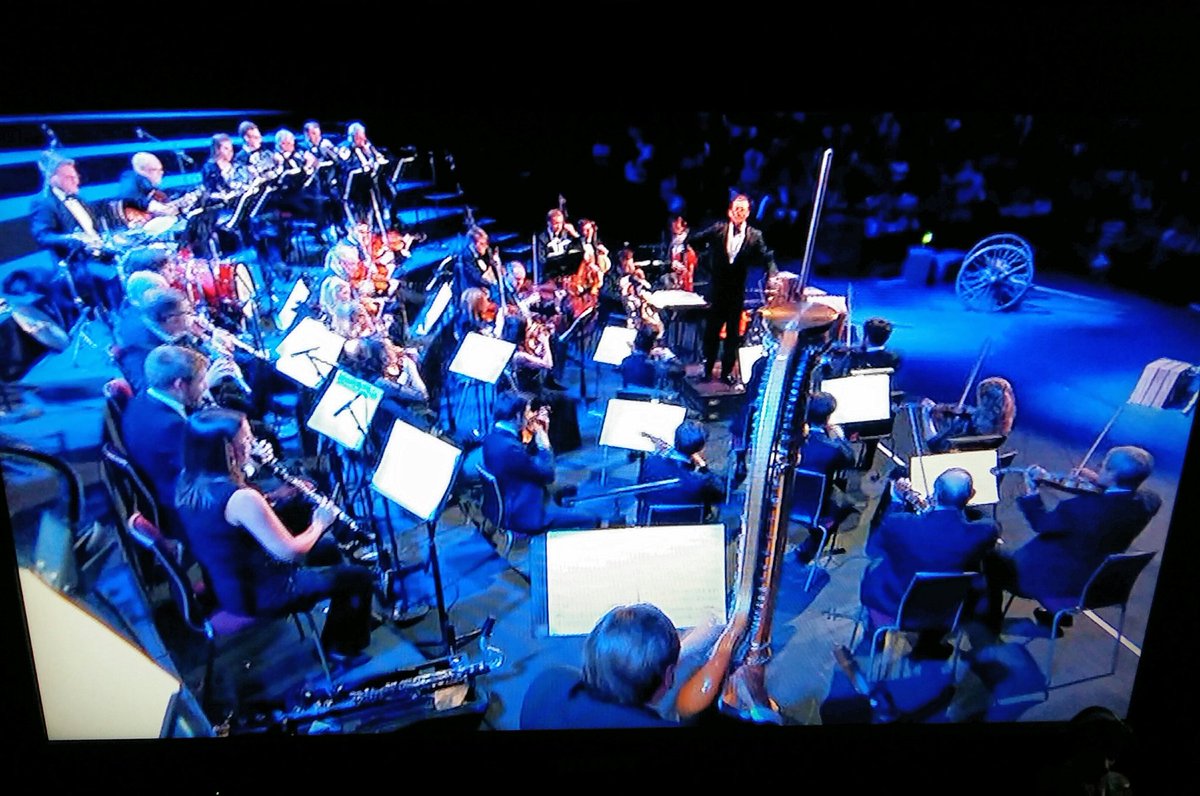 JWOrchestraFans's tweet photo. Didn't you just LOVE it all over again?!! 😁💖🎶💃🐮🌾 #JohnWilsonOrchestra #OklahomaProm https://t.co/FNtlmZPkgw