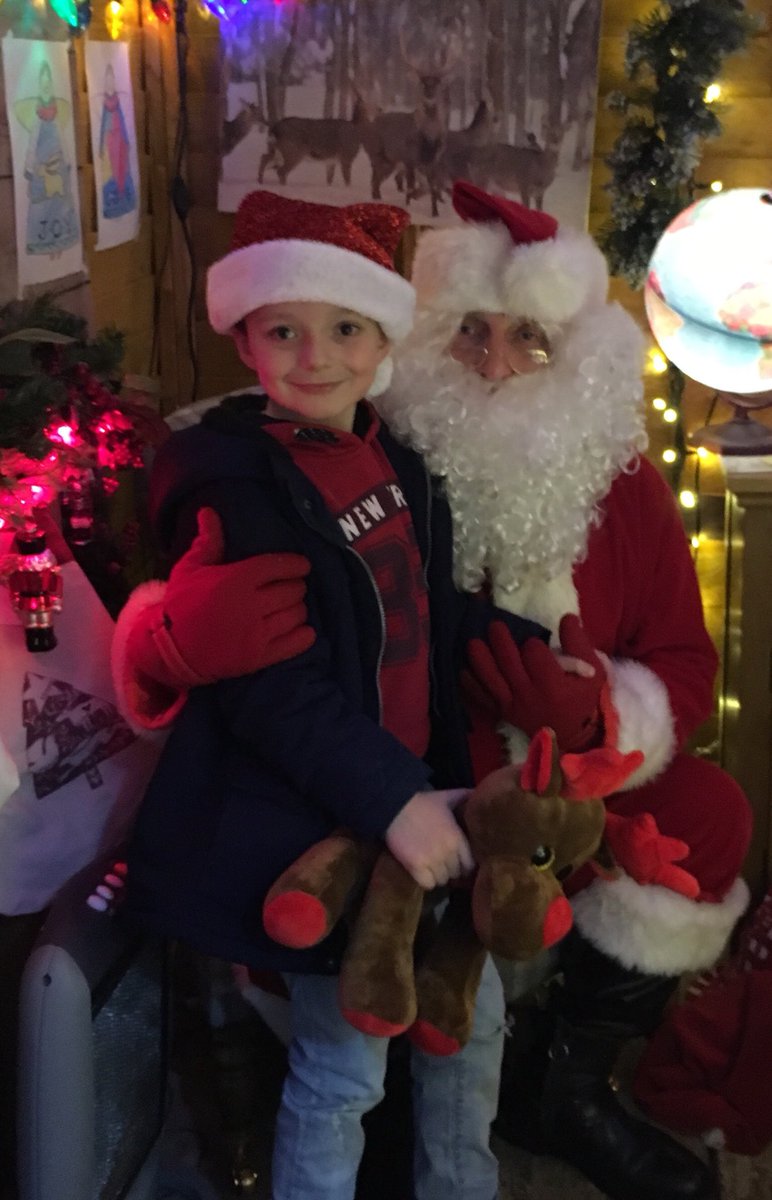 AliGildea's tweet photo. Hoping Santa has been good to you too! Merry Christmas from all at Grey Matters x https://t.co/6hkzYmT5aW