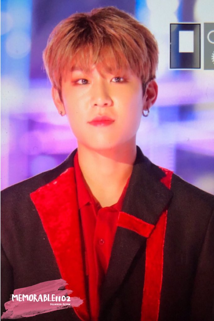 MEMORABLE1102's tweet photo. 171225 가요대전

Merry Christmas 🎄

#박우진 #PARKWOOJIN
#워너원 #WANNAONE https://t.co/wigYzi80Jm