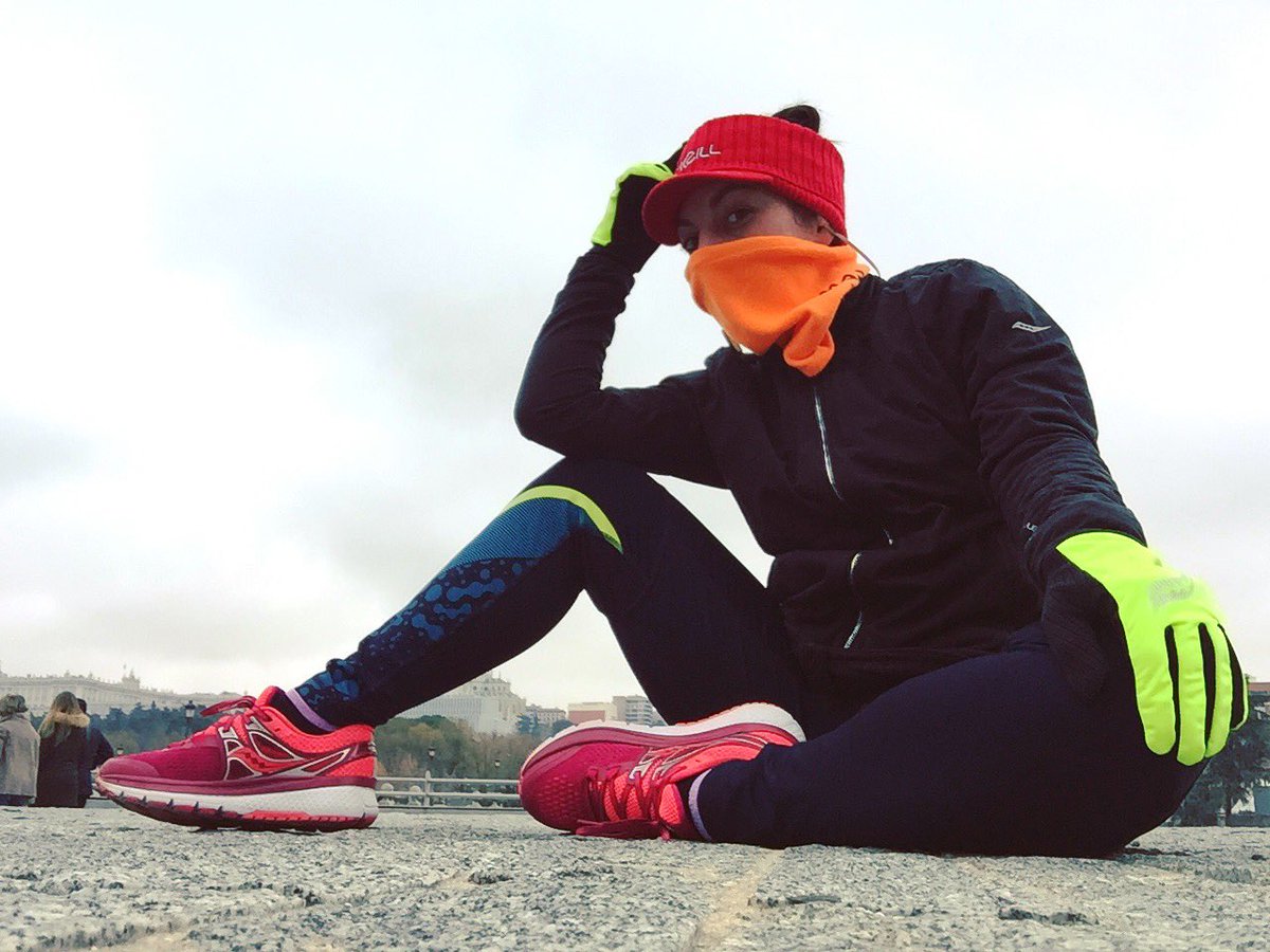 LadyFitnessMAD's tweet photo. Anoche le pedí a Papá Noel fuerzas para salir a correr hoy y... se ha portado! Mañana de Navidad sumando kilómetros! Feliz Navidad! 🎄 #RunYourWorld #TriumphISO @SauconySpain https://t.co/Zoresl0pjo