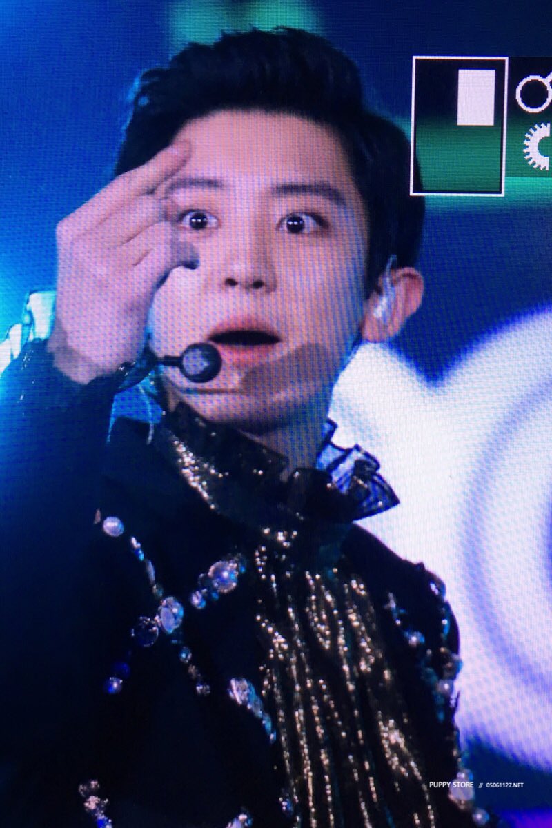 puppystore_1992's tweet photo. 171225 sbs가요대전 찬열💖 https://t.co/Yr74NxdFGs
