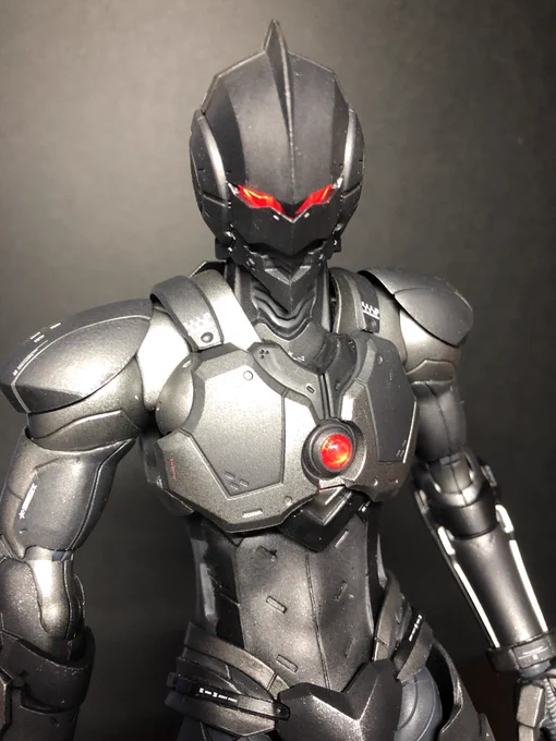 息抜きにthree zeroさんから頂いたULTRAMANスーツ ステルスVerで遊んでおりまする。ため息が出るほど良い‼︎ちなみにこのステルススーツ、フィギュアだけのオリジナル設定じゃなく、ちゃんと…(以下、自主規制) 