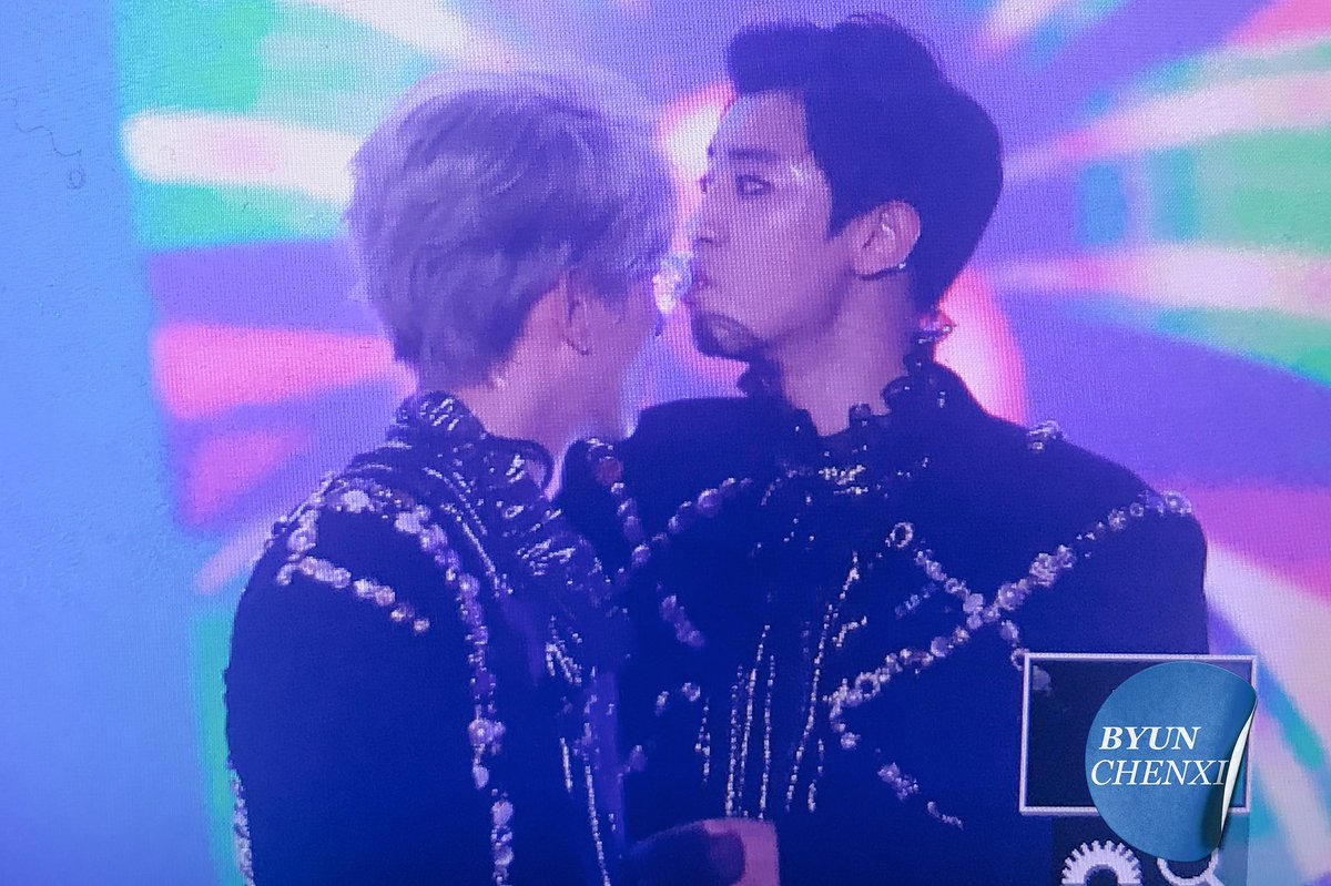 byuneqx_'s tweet image. รู้สึกชอบยังไงไม่รู้ เป็นรูปที่ไม่ต้องมีโมเม้นหวือหวา แค่อยู่ใกล้กันก็พอ❤