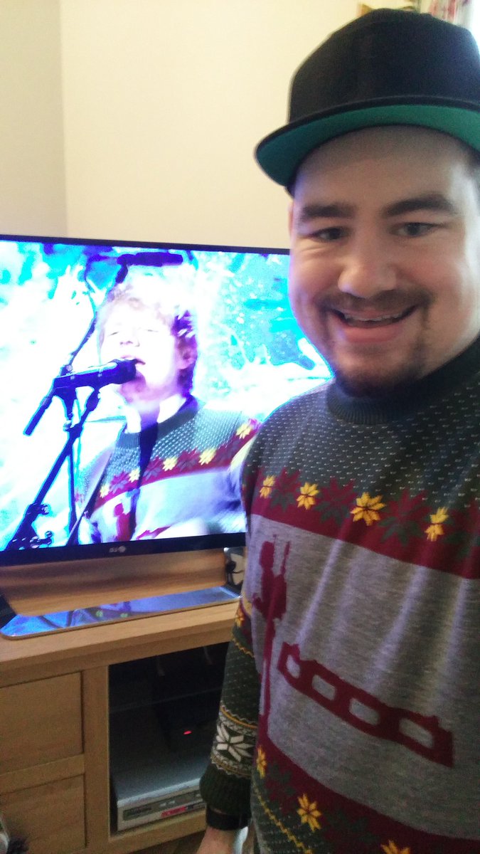 Addddam's tweet image. Nice jumper Ed 😁🎄