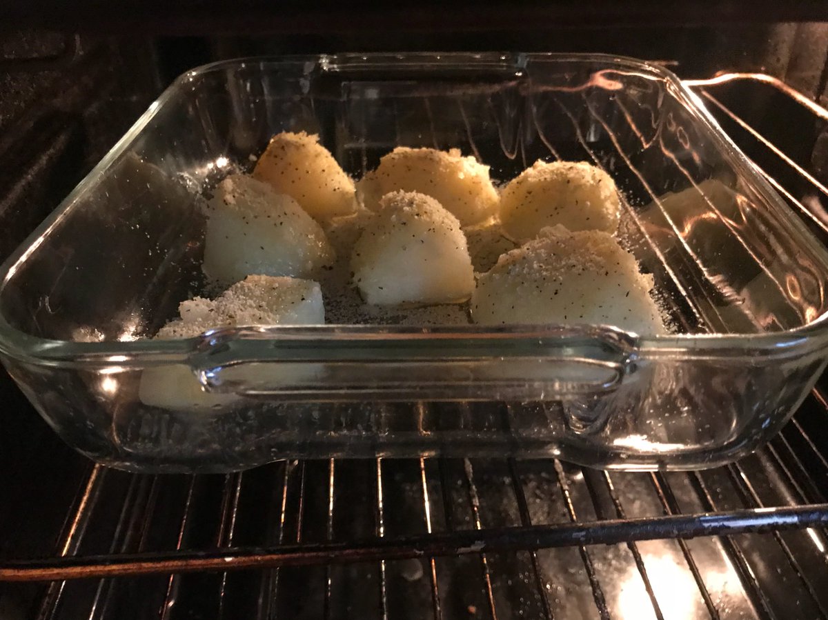 DJDanGilbert's tweet image. working my magic with our not so (now) secret weapon! @steveallenshow 
#PerfectPots
#PartBoil #ColdWaterCool
#Score #Sprinkles #GoodStuffing