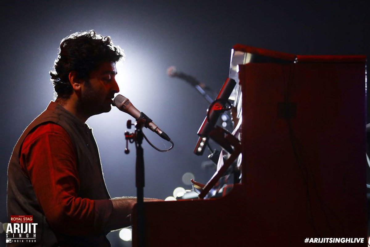 GIMA's tweet photo. A great show by Arijit Singh is indeed the best Christmas gift ever.
Have a memorable and merry Christmas! 

@MTVIndia #ArijitSinghLive #ChristmasEveWithArijit #ArijitInKolkata #MakeItLarge #GiMAConcerts #MTVIndiaTour https://t.co/90JyQ76S3H
