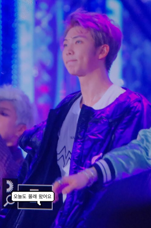 namjunemolle's tweet photo. 171225 RM https://t.co/lz5gLzuA23