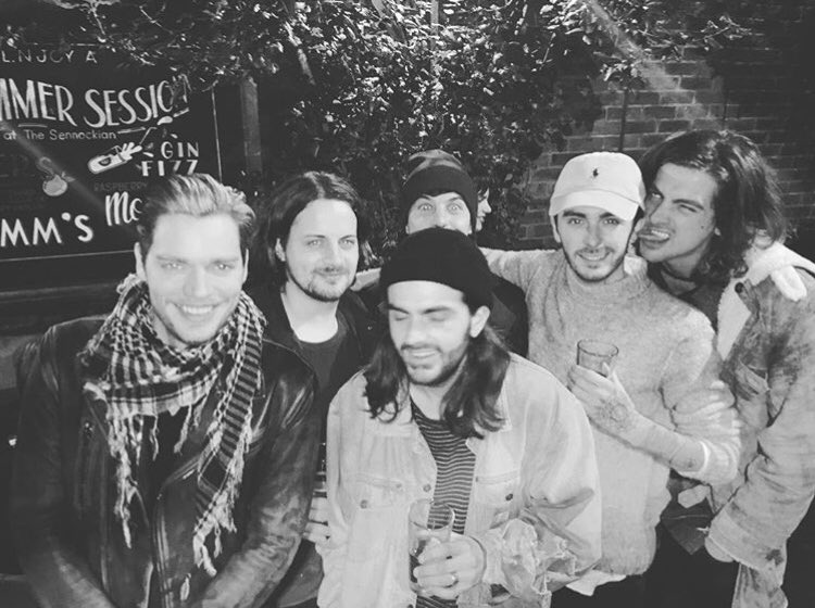 DSherwoodDaily's tweet photo. #DomSherwood #DominicSherwood With Friends On Christmas Eve In Kent https://t.co/Oa84Vh39Th