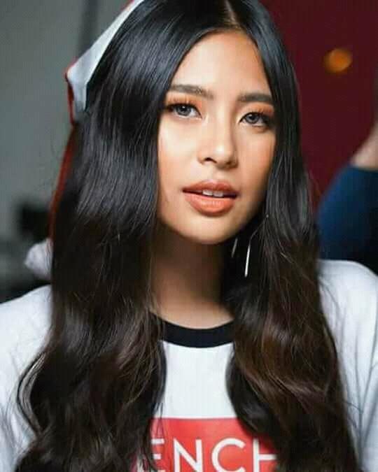 LilyOFC's tweet photo. #HolidayEveryday at Bench merry christmas 🌲😘🌟❤ everyone!! https://t.co/NrRSrjIhBr