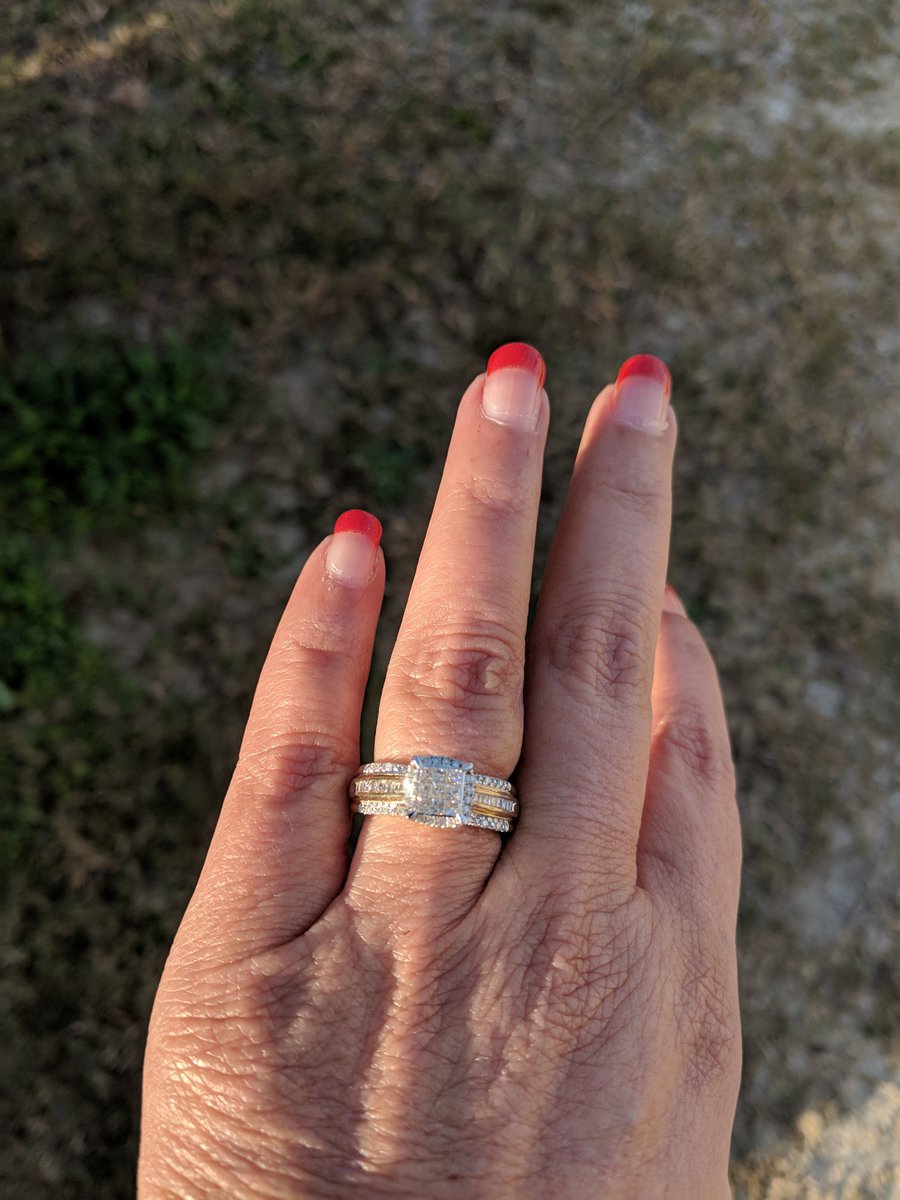 KimBrownNSS's tweet photo. Merry Christmas Twitter family. Santa was very good to B and me. When we got engaged, Craig didn't have the ring he wanted. Got an upgrade. Love this man!! https://t.co/Fz5Z6tNd75