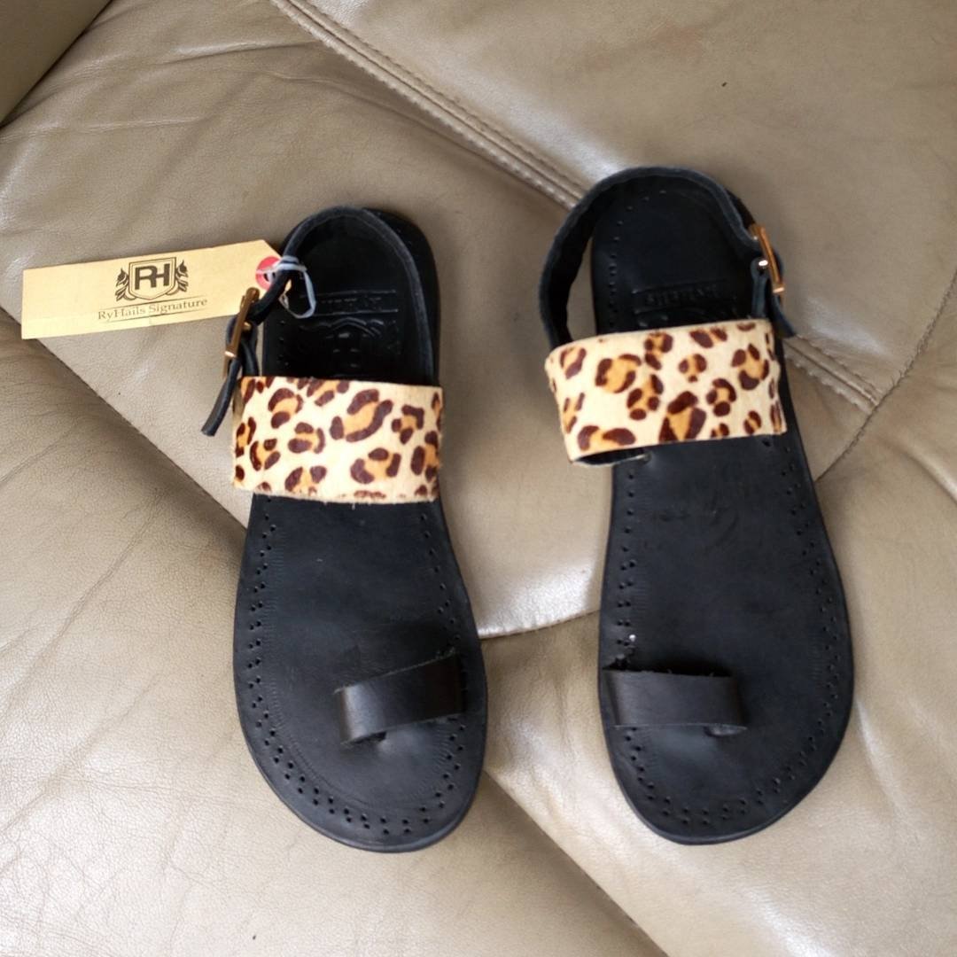 RyHails's tweet photo. Kiddies #RyHails #MerryChristmas

#Patterned #Sneakers #ShoesLover #Quality #Apparels #Customized #King #Queen #Bespoke #Brogues #Fringed #Casual #Unique #Style #Designs #Model #Craft #Simplicity #HandmadeClassics #ClassyMen #ClassyLadies #Shoes #WhatsApp:08140321869 https://t.co/yavrHcTazr