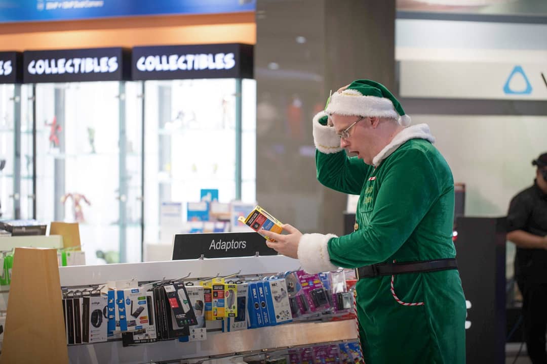 JumboWorld's tweet photo. What an amazing way to celebrate the festive season with Santa’s favorite helper! Thanks for all the gifting tips, Ralph. Until next year! #RalphReturns https://t.co/YHJTi6x3Ar