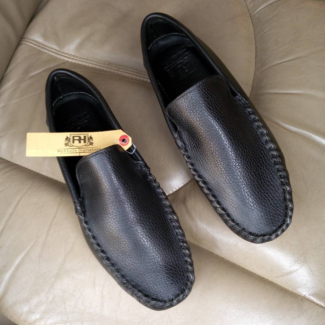 RyHails's tweet photo. Loafers. Drivers. #RyHails #MerryChristmas 

#Patterned #Sneakers #ShoesLover #Quality #Apparels #Customized #King #Queen #Bespoke #Brogues #Fringed #Casual #Unique #Style #Designs #Model #Craft #Simplicity #HandmadeClassics #ClassyMen #ClassyLadies #Shoes #WhatsApp:08140321869 https://t.co/WlbVcvUvjx