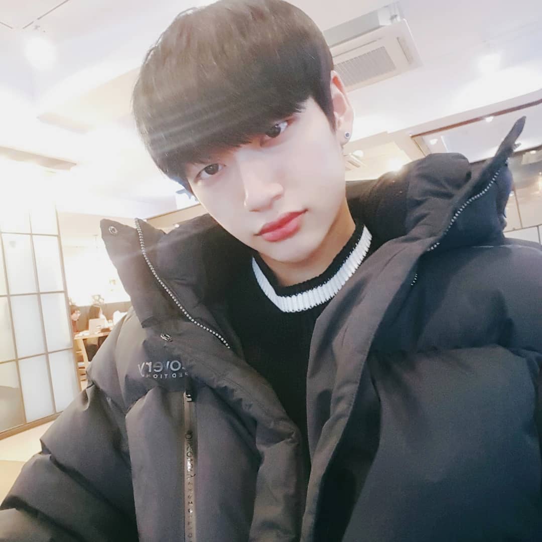 letsdongdong's tweet photo. 171215  동스타그램 업데이트

tae____dong  흑발😎😎 #염색 #오랜만에 #흑발 https://t.co/5FFoJPfLIk
