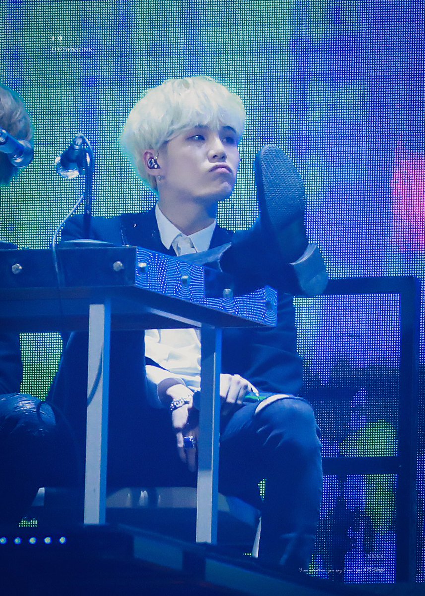 dtownsonic_suga's tweet photo. #SUGA #슈가 #BTS #방탄소년단 
#민윤기 #AgustD 
171225
@BTS_twt https://t.co/woggnbIo6C
