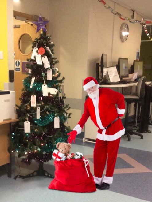 AEC_YDH's tweet photo. Father Christmas made a special trip to AEC to wish us a Happy Christmas.
The Staff in AEC would like to wish all the Staff in the NHS and other Emergency Workers a very happy Christmas. Stay safe people xx https://t.co/eXlAqCOmOD