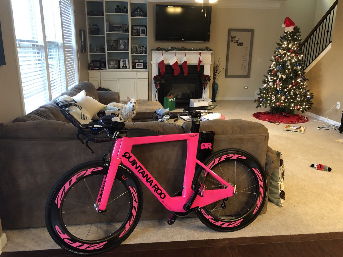 JessMaleck's tweet photo. Itโs a VERY Merry Christmas! #QuintanaRoo #bikesoftwitter #bikelove #BestChristmasEver #pinkbikes #PinkReaper https://t.co/oNom0rwV8n