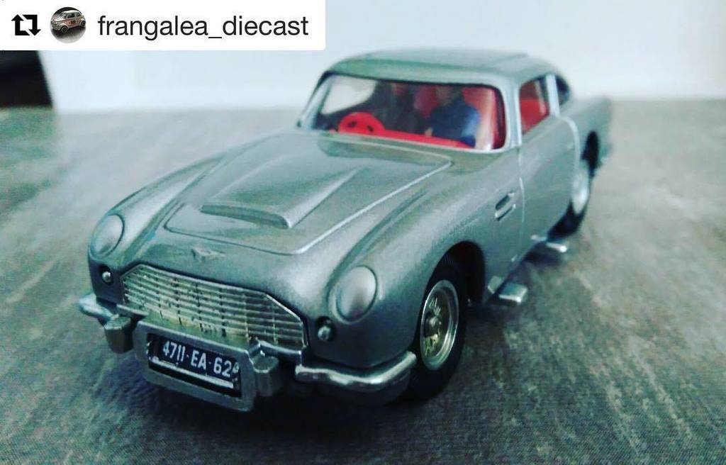 CochesEscala's tweet photo. #Repost @frangalea_diecast
・・・
007 Bastón Martin DB5 Corgi
.
..
.
.
.
.
#143diecast #diecast #143scale #scale143 #143 #143model #diecast143 #diecastcars #diecastcar #modelcars #diecastphotography #scalemodels #143models #diecastcollection
.
.
#corgi0… https://t.co/zVYSjlkGXy https://t.co/MrdApryKQ7