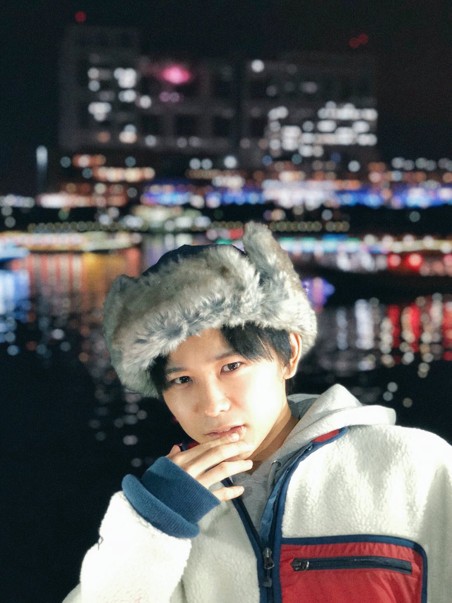 須賀健太 クリスマスももう終わるので クリスマスっぽい写真を Iphonexのポートレートさん お得意の いいクリスマス感だろ 撮ったの今日じゃないけど笑