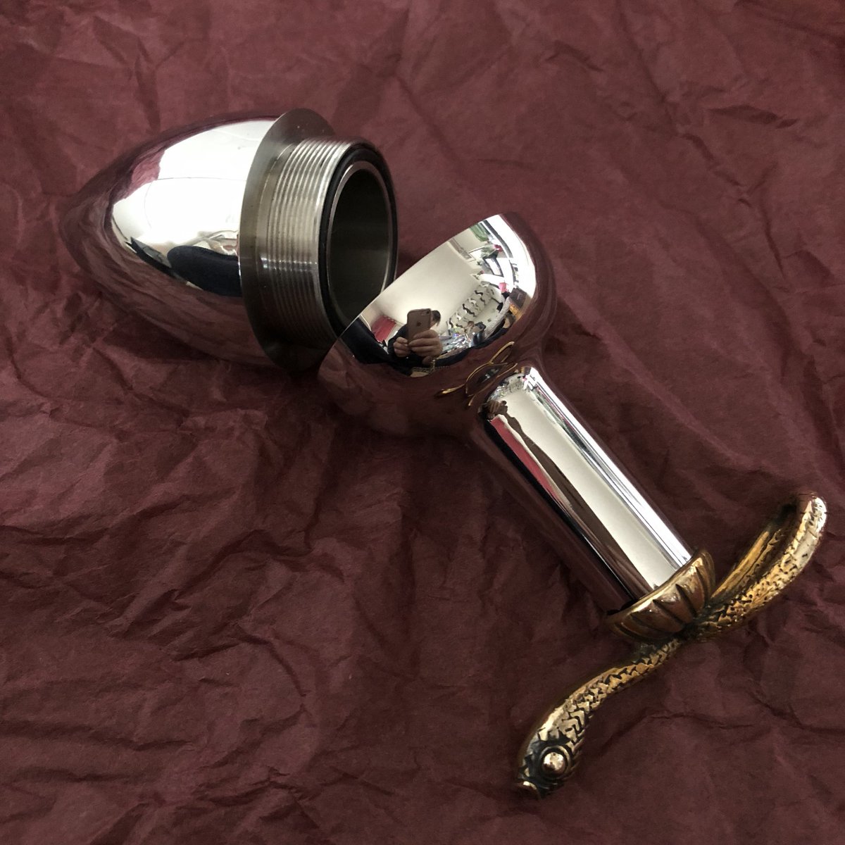 PrivateCaseClub's tweet photo. #Noël chez #PrivateCase : un paquet qui renferme une surprise... de taille ! Une pièce magnifique qui ravira les amateurs.
#Christmas #Secret #ClubPrive #BDSM #BDSMlifestyle #PrivateClub #JoinTheClub #StartUp #Bondage #Luxury #LuxuryLifestyle #Master #Mistress #Domina https://t.co/4PkydFKCeL