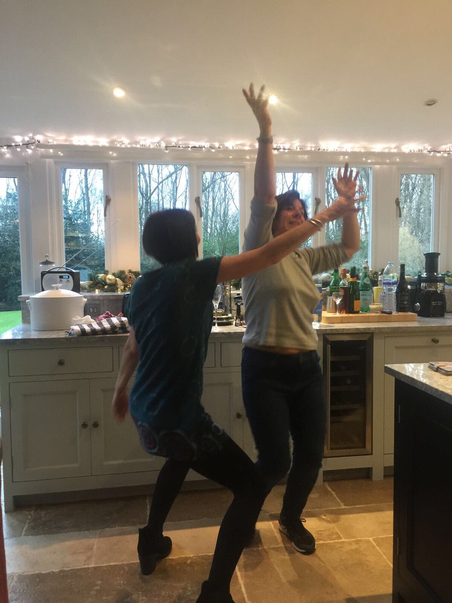 RobhillierRob's tweet photo. There be dancing https://t.co/mTE7B5V344
