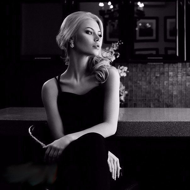 Уже не больно — значит ОТБОЛЕЛО... Уже не страшно— значит ОТБОЯЛАСЬ... Уже не плачу — значит ОТРЕВЕЛА.... Ещё живая— значит НЕ СЛОМАЛАСЬ!!!