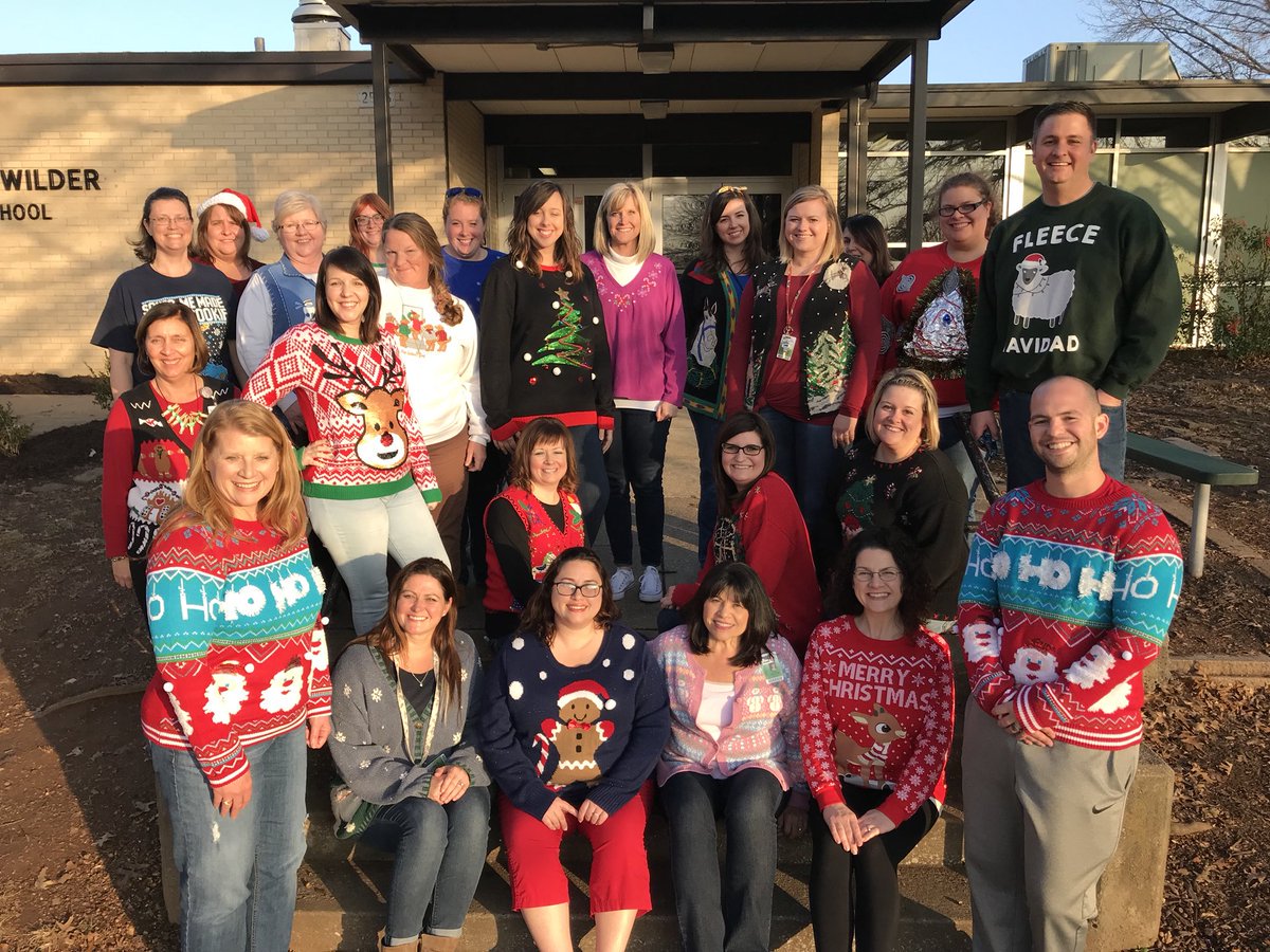 officialSPS's tweet photo. Season's sweaters. β Share a photo of your favorite holiday tradition with us! #SPS150 https://t.co/ojkZ4JTKMw