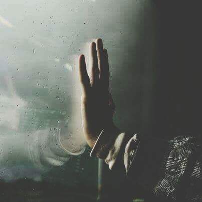 الخيانـــة
...... العظمــــى
أن أبات ليلــة
وأنت لم تطرق قلبي

#عشق_القيثارة 
#حب_القيثارة 
#جنون_القلم