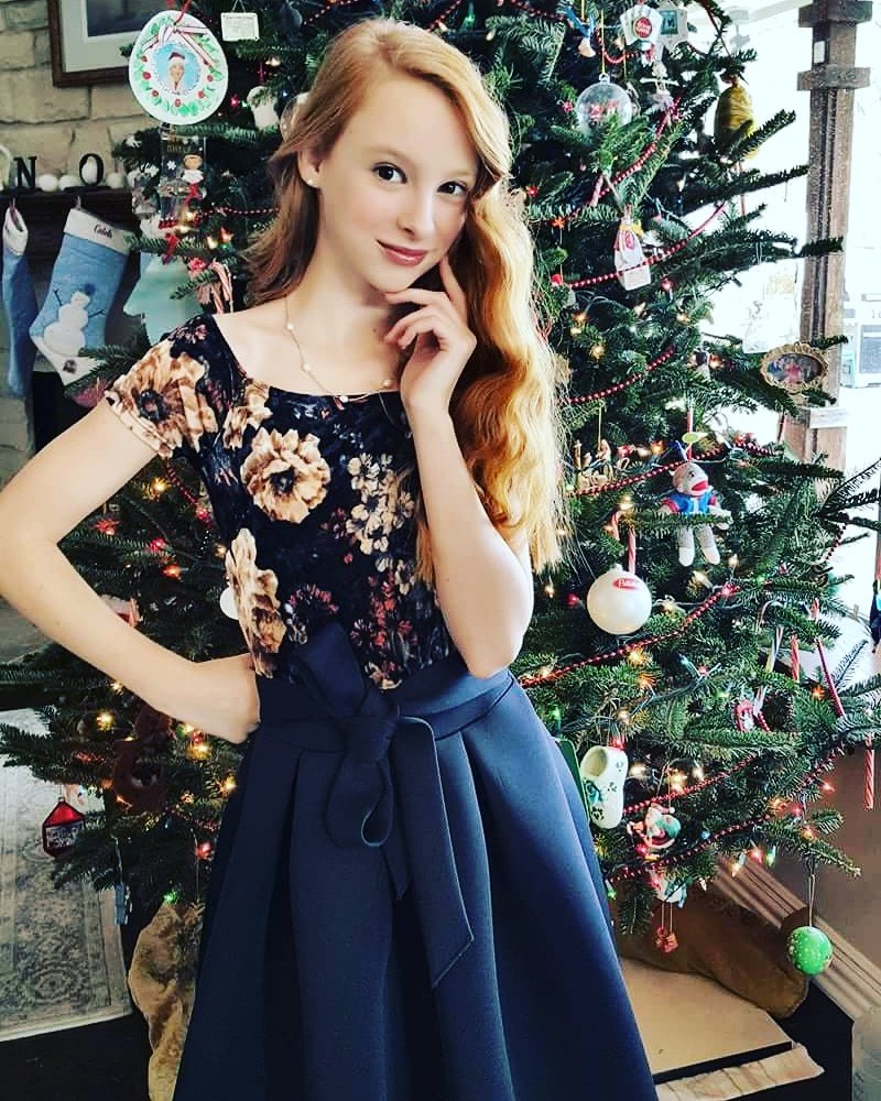 ClaireCapek's tweet image. Merry Christmas!!! 🎄

#merrychristmas #presentsunderthetree #blessed #model #actor #happyholidays