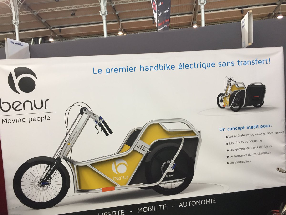 “Une personne handicapée ne peut pas faire du vélo”. Bien au contraire: le vélo permet à une personne en fauteuil de retrouver son autonomie, p.e. en montant directement sur son  #Benur, sans transfert. Ecoutez Yoann, qui en a eu assez des bouchons: 